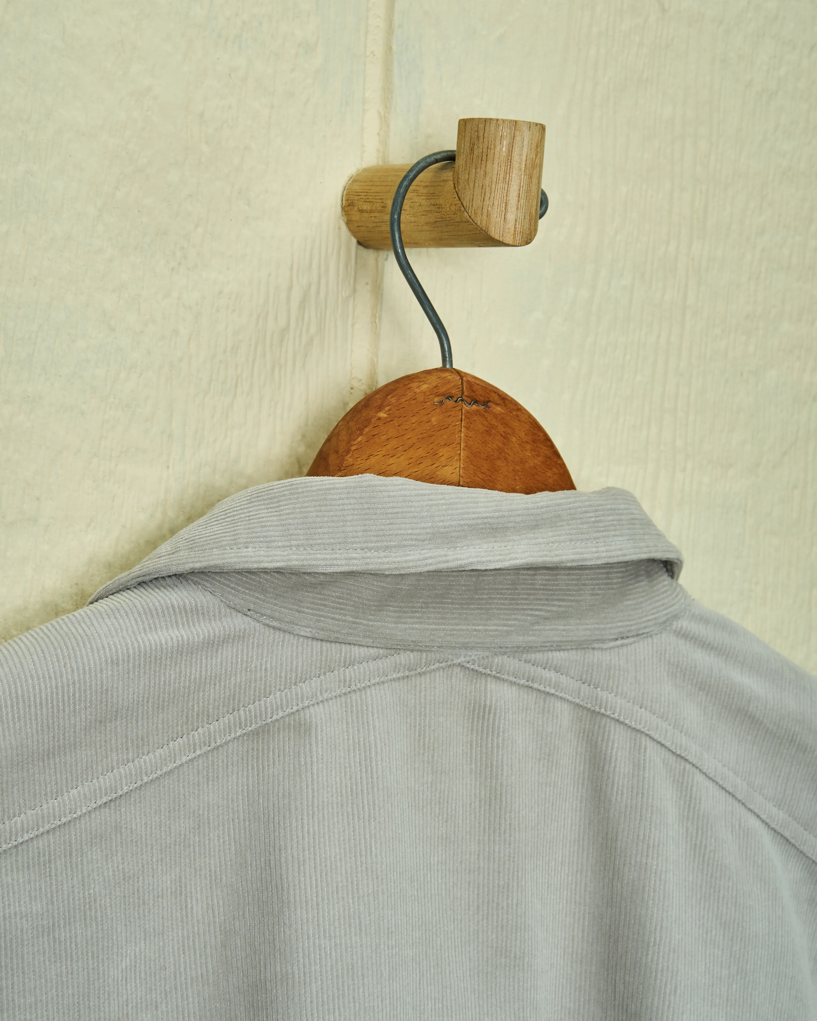 MacArthur Shirt in Slate Corduroy - Image 4
