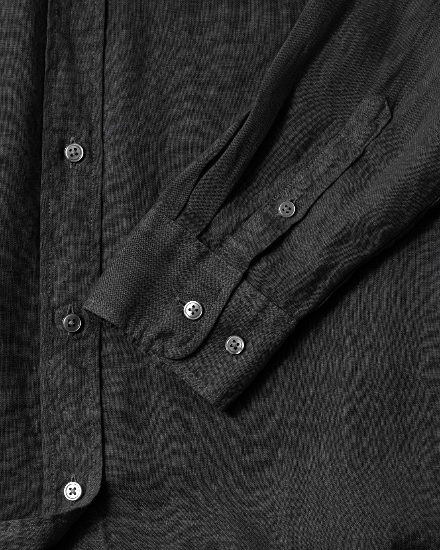 Women's Garment Dyed Linen Shirt in Graphite - Image 3